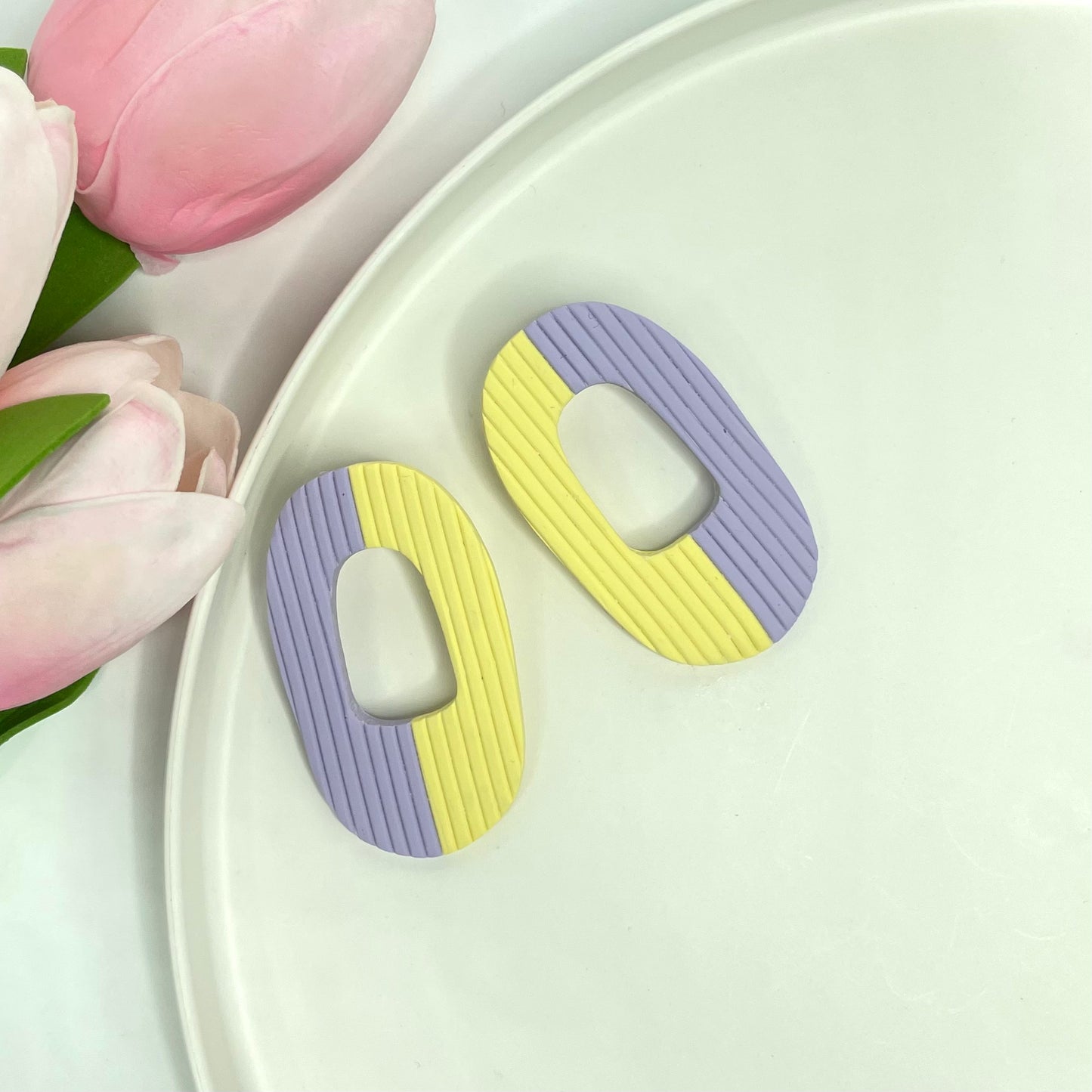 LARA, in Violette/Pale Sun